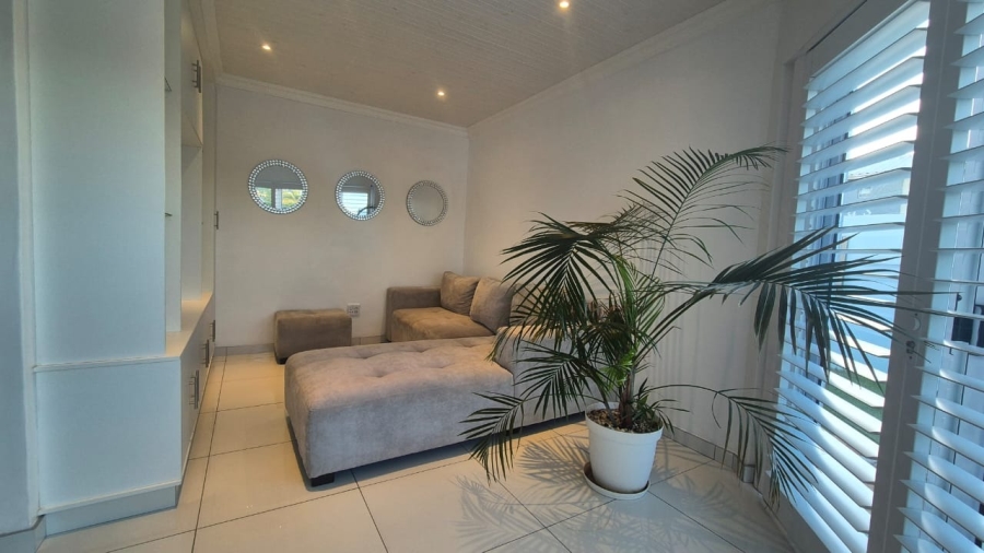 To Let 2 Bedroom Property for Rent in Middedorp Western Cape